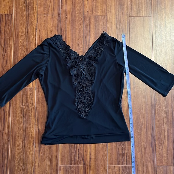 Le Chateau Lace Top - Picture 2 of 5